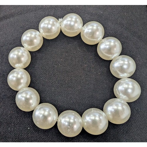 Pearl Stretch Bracelet