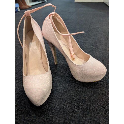 Pale Pink Glitter Pumps
