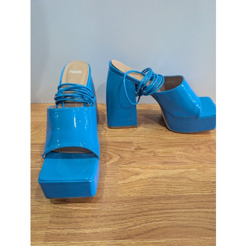 Novo "Zitchy" Blue Mules